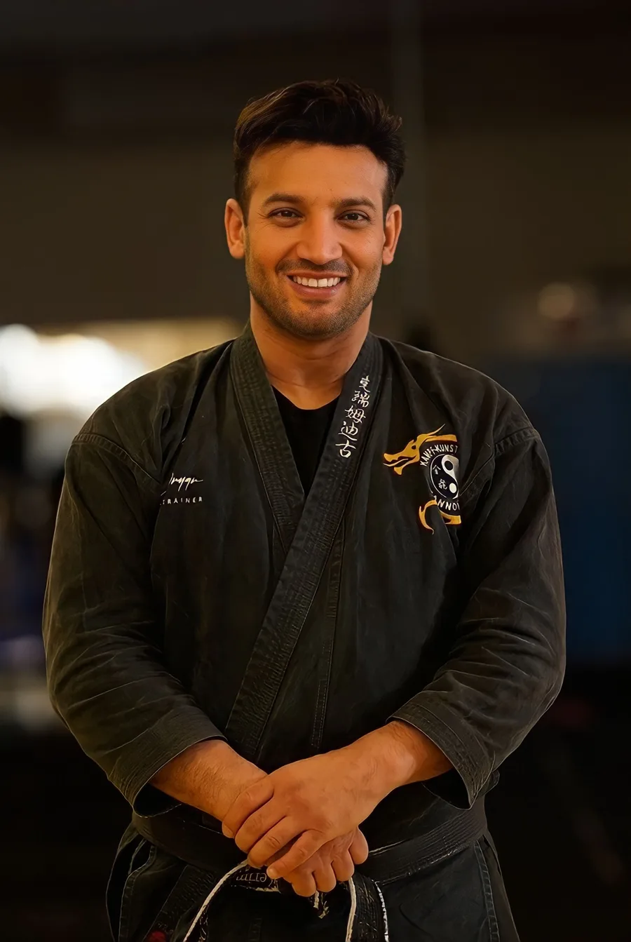 Kerim Duygu im Kampfanzug — 2x Guinness Weltrekordhalter & Martial Arts Champion