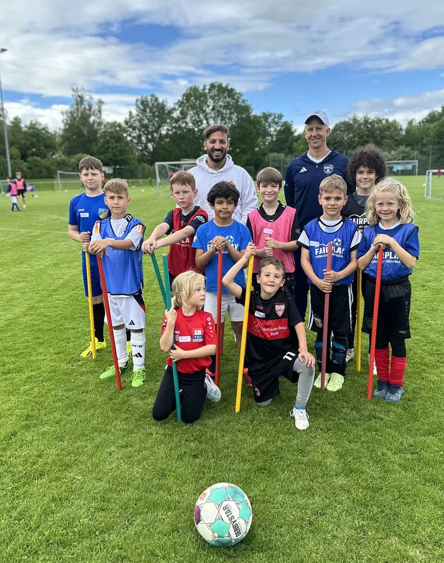 Kinder-Training auf dem Sportplatz
